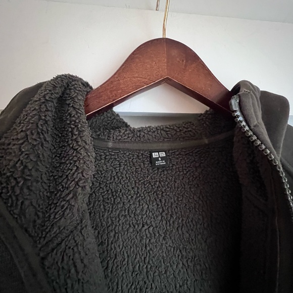 Fuzzy full-zip hoodie - Picture 2 of 3